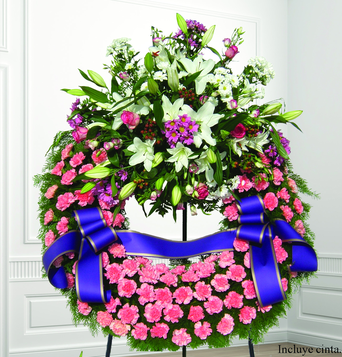 CORONA FUNERARIA. Incluye cinta e inscripción.